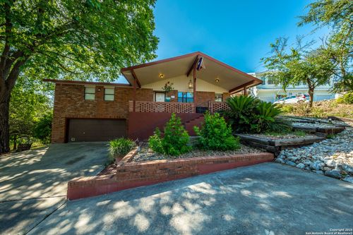 1267 E Common St, New Braunfels, TX, 78130-3540 | Card Image