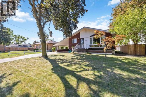 961 Ennisclaire Dr, Sarnia, ON, N7V3G8 | Card Image