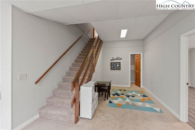 126 Rock Ledge Ln, House other with 5 bedrooms, 5 bathrooms and null parking in Sugar Mountain NC | Image 18