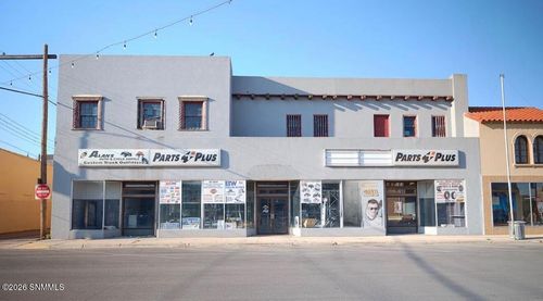 215 W Fox Street, Carlsbad, NM, 88220 | Card Image