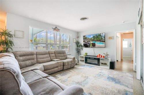 1906 N 31st Ave, Hollywood, FL, 33021-4406 | Card Image