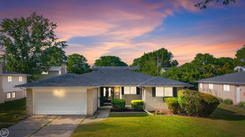 29540 Sharon Ln, Southfield, MI, 48076-1697 | Card Image