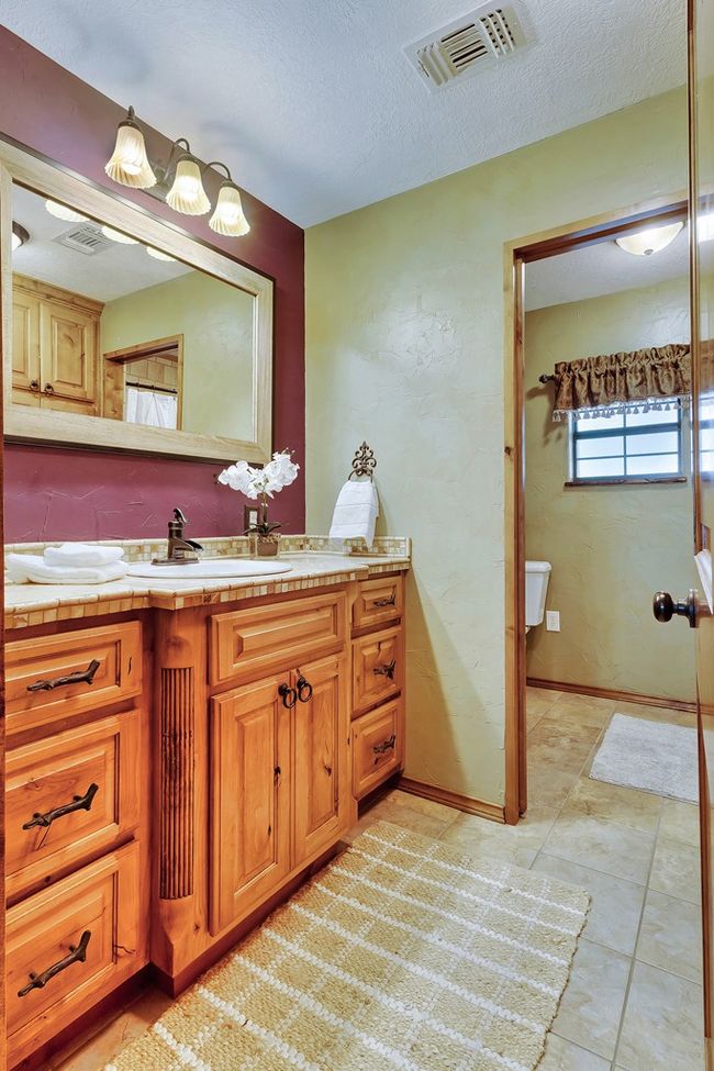 805 Wheeler St, Home with 2 bedrooms, 1 bathrooms and 2 parking in Mason TX | Image 26