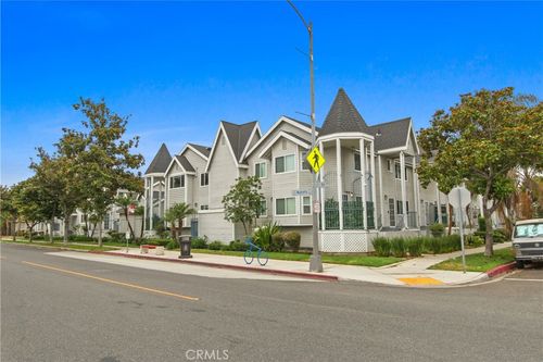869 Magnolia Ave, Long Beach, CA, 90813-6421 | Card Image
