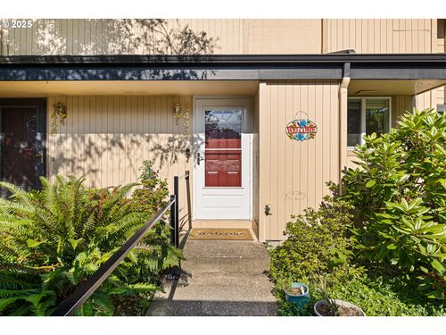 1444 Fetters Loop, Eugene, OR, 97402-6716 | Card Image