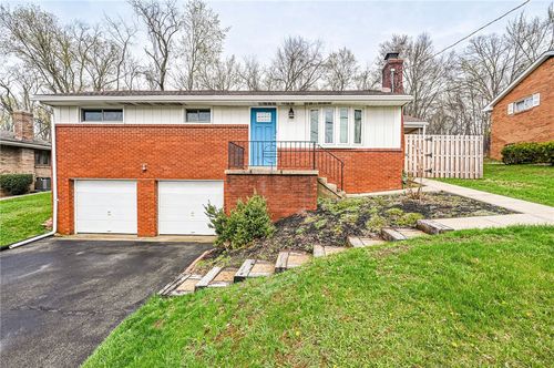 225 Circle Dr, White Oak, PA, 15131-3105 | Card Image