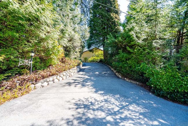 570 Barnham Road, House other with 4 bedrooms, 2 bathrooms and 6 parking in West Vancouver BC | Image 2