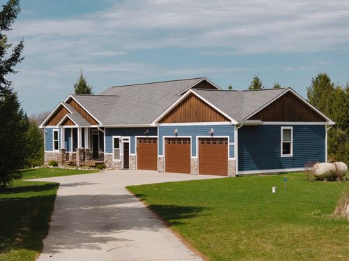 7327 Crisp Rd, Williamsburg, MI, 49690-8734 | Card Image