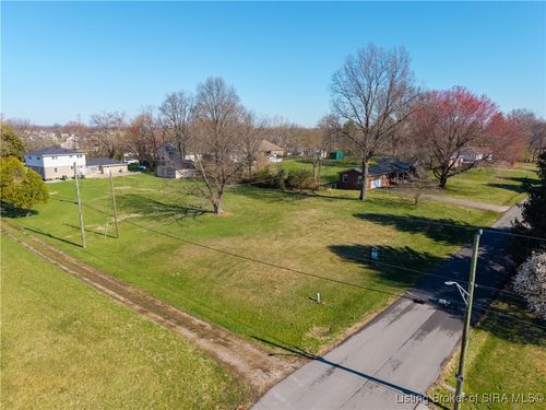 3515 Evergreen Cir, Jeffersonville, IN, 47130-9707 | Card Image