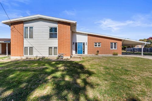 1554 Pointe Dr, Rantoul, IL, 61866-3420 | Card Image