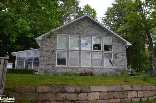 1040 Ten Mile Bay Road, Dwight, ON, P0A1H0 | Card Image