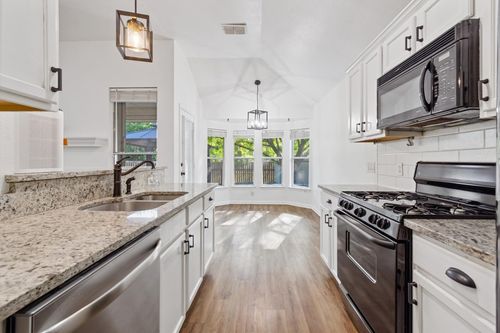 221 Dashelle Run, Kyle, TX, 78640-4946 | Card Image