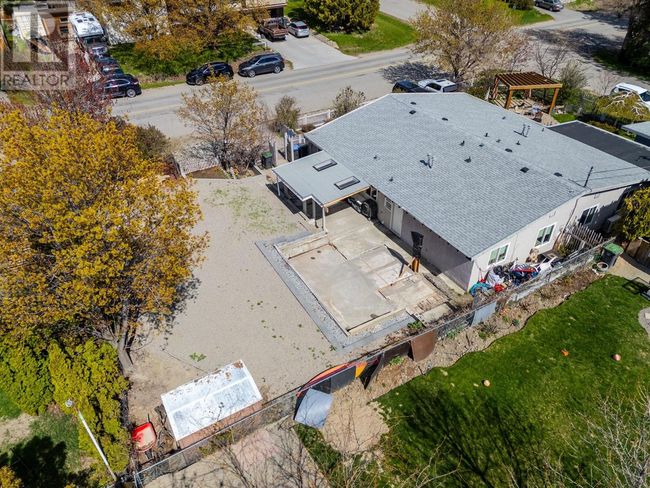 2431 Bering Rd, Home with 2 bedrooms, 1 bathrooms and 5 parking in West Kelowna BC | Image 34