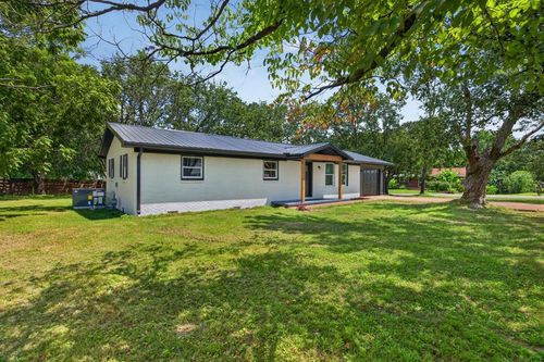 761 Iris St, Cookeville, TN, 38501-3832 | Card Image