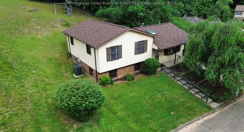 103 Castle Dr, Charleston, WV, 25313-1405 | Card Image
