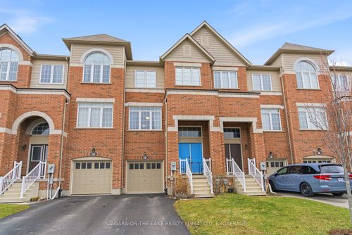 4018 Fracchioni Dr, Beamsville, ON, L3J0R8 | Card Image