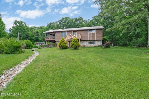8424 Cherokee Trl, Crossville, TN, 38572-6338 | Card Image