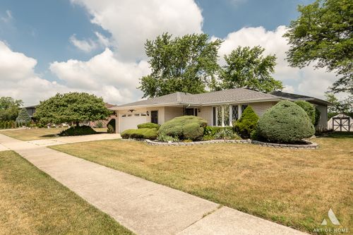 8226 Bob O Link Rd, Orland Park, IL, 60462-4122 | Card Image