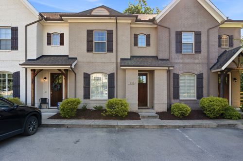 525 Harpeth Park Dr, Nashville, TN, 37221-2523 | Card Image
