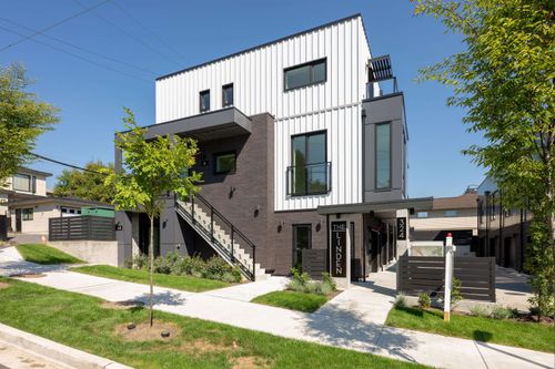 th6-324 E Ridgeway Avenue, North Vancouver, BC, V7L3P8 | Card Image