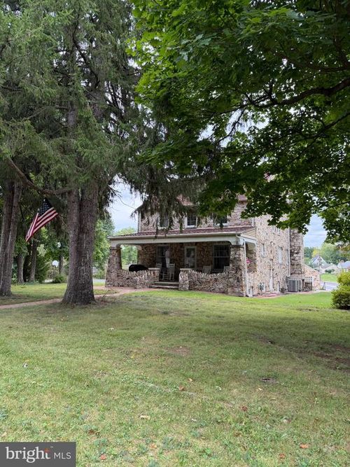 798 Valley Road Road, ENOLA, PA, 17025 | Card Image