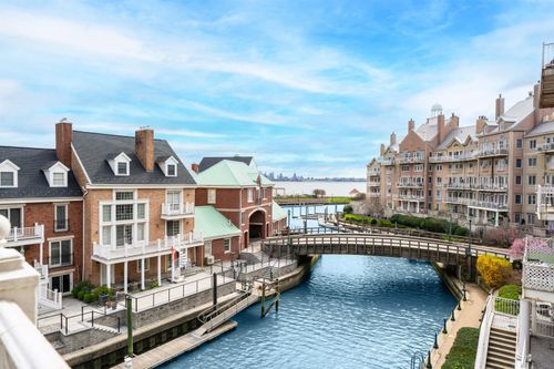 apt-33-201 Shearwater Ct, Jersey City, NJ, 07305-5407 | Card Image