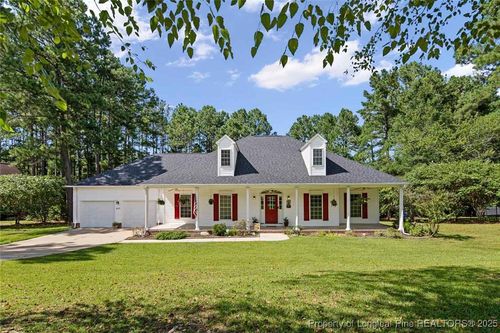 607 Stone Cross Dr, Spring Lake, NC, 28390-9083 | Card Image