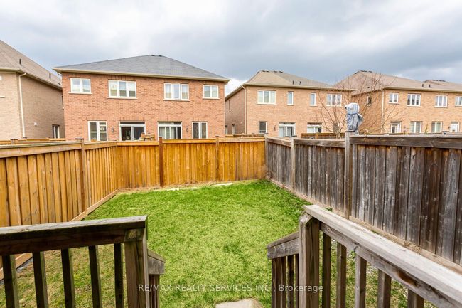 7 Mclaughlin Ave, House attached with 3 bedrooms, 3 bathrooms and 2 parking in Milton ON | Image 39