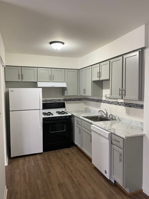 apt-1-10S473 Echo Ln, Willowbrook, IL, 60527-6713 | Card Image