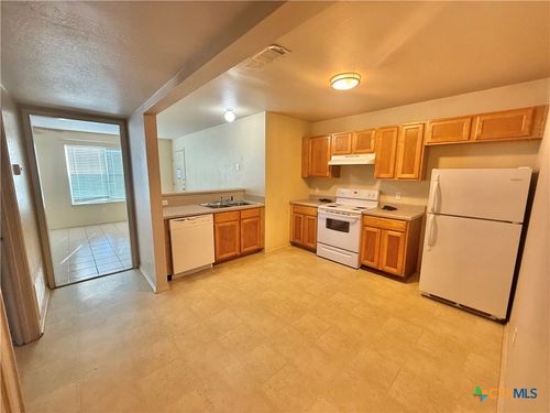 apt-b-415 E 4th Ave, Belton, TX, 76513-3112 | Card Image