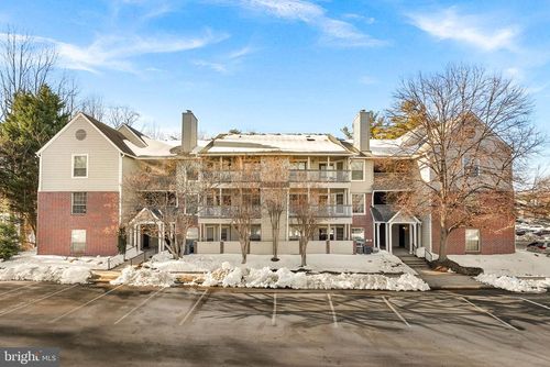 apt-428-3916 Penderview Dr, FAIRFAX, VA, 22033-4713 | Card Image