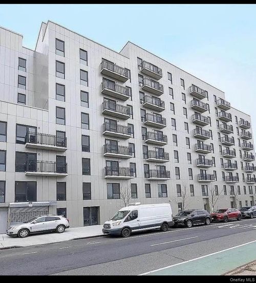 5g-70 45th Ave, Woodside, NY, 11377-5107 | Card Image