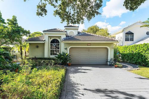 6861 Briarlake Cir, Palm Beach Gardens, FL, 33418-6993 | Card Image