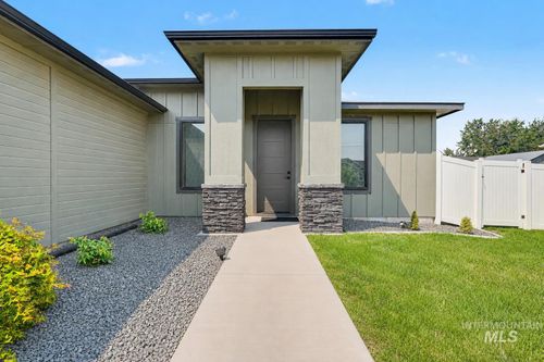 2182 Austin Way, Fruitland, ID, 83619-1079 | Card Image