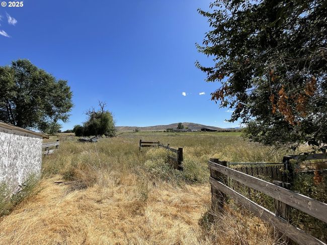 2202 Joe Wright Rd, House other with 2 bedrooms, 1 bathrooms and 2 parking in Klamath Falls OR | Image 6