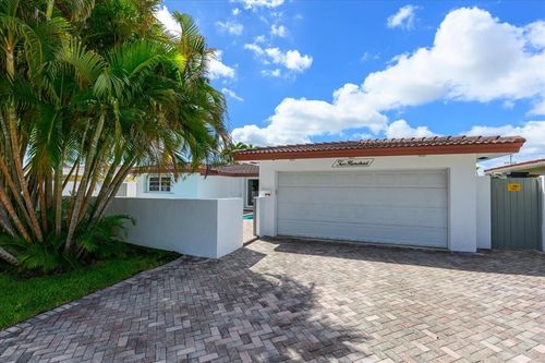200 Se 11th St, Pompano Beach, FL, 33060-8836 | Card Image