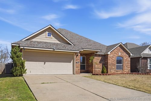 21195 E 39th St S, Broken Arrow, OK, 74014-8729 | Card Image