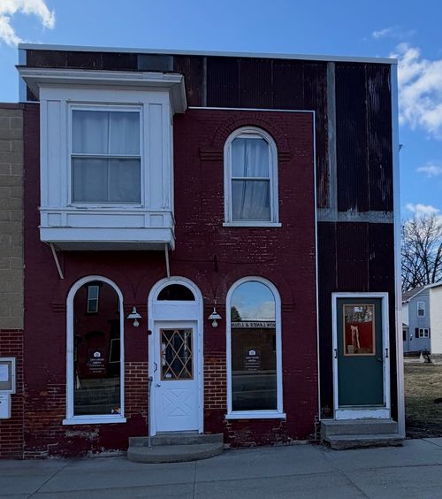 13 E Market St, SHANNON, IL, 61078-9335 | Card Image