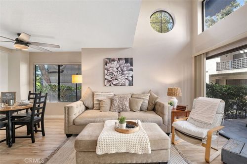 a-5704 Skyview Way, Agoura Hills, CA, 91301-5703 | Card Image