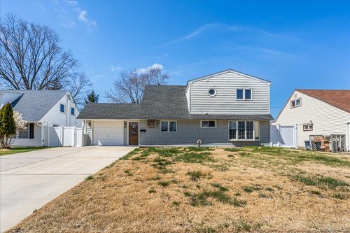 65 Prentice Rd, Levittown, NY, 11756-5221 | Card Image