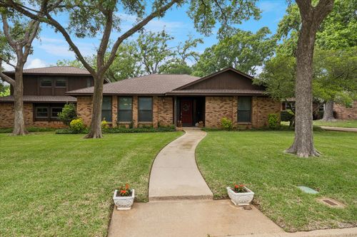 1401 Clover Hill Rd, Mansfield, TX, 76063-2921 | Card Image