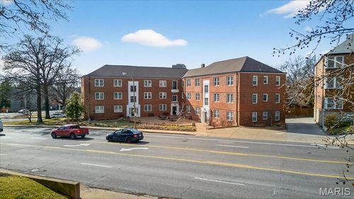 apt-c-923 S Hanley Rd, Saint Louis, MO, 63105-2665 | Card Image