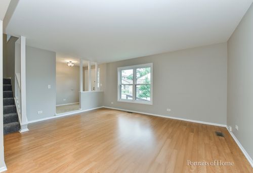 57 White Oak Cir, St. Charles, IL, 60174-4164 | Card Image