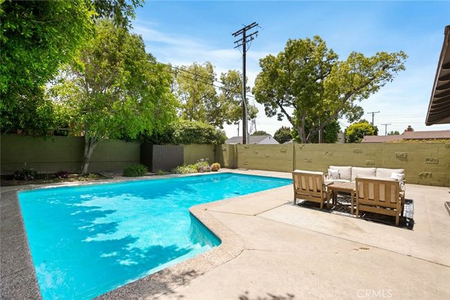 544 N California St, House other with 3 bedrooms, 2 bathrooms and 2 parking in Burbank CA | Image 26