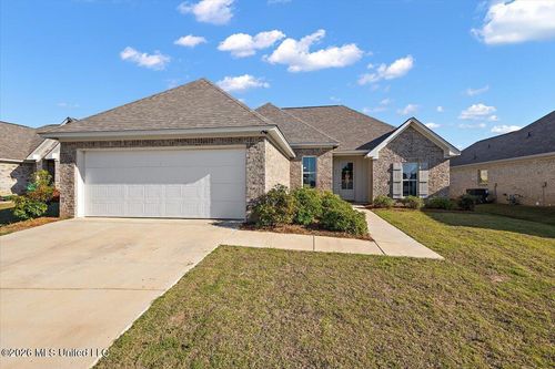 405 Butternut Dr, Canton, MS, 39046-1500 | Card Image