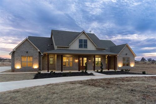 9451 W Charter Oak Rd, Edmond, OK, 73025-8584 | Card Image