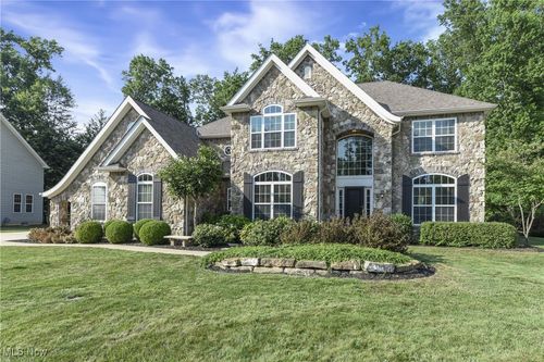 32480 English Turn, Avon Lake, OH, 44012-3335 | Card Image