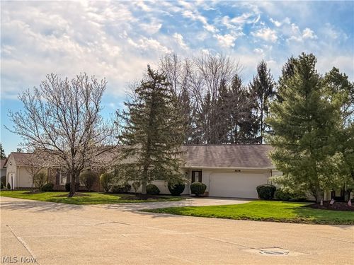 92 Sturbridge Dr, Medina, OH, 44256-2873 | Card Image