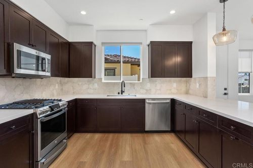 adu-1211 Stonemark Pl, Vista, CA, 92081-0003 | Card Image