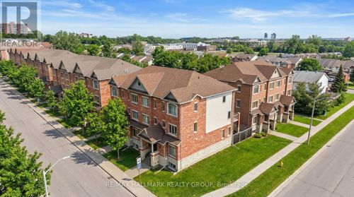498 Leboutillier Ave, Ottawa, ON, K1K2V7 | Card Image